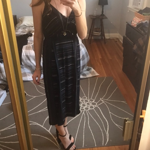 Gorgeous front slit BCBGeneration midi dress - Picture 2 of 9